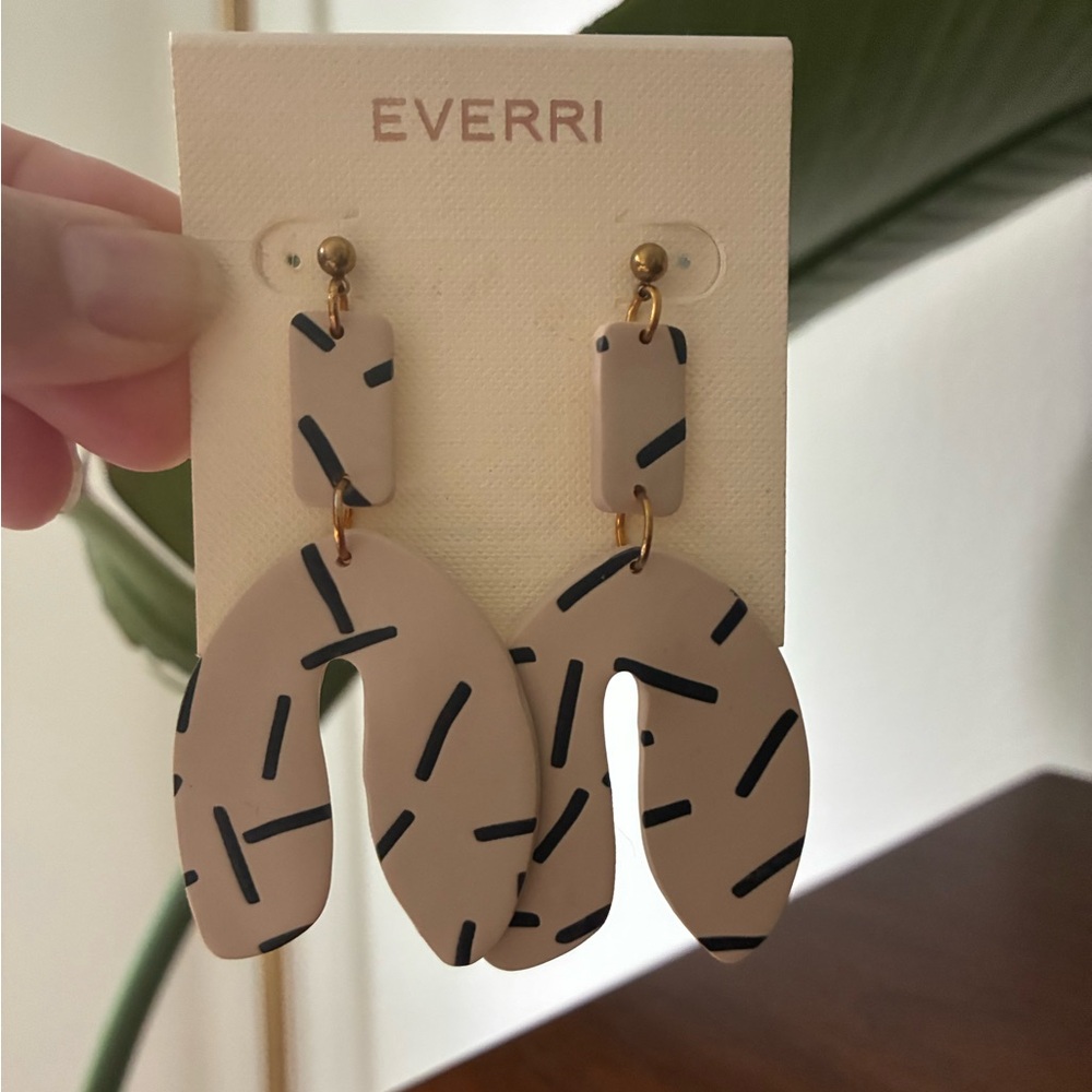 EVERRI Rubber Coated Earrings - Picture 6 of 6